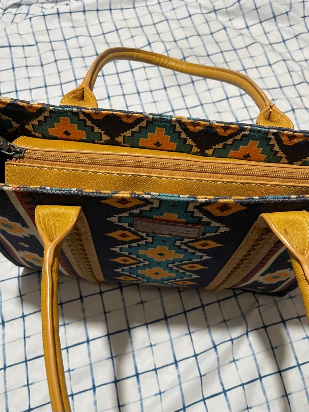 Wrangler tote bold